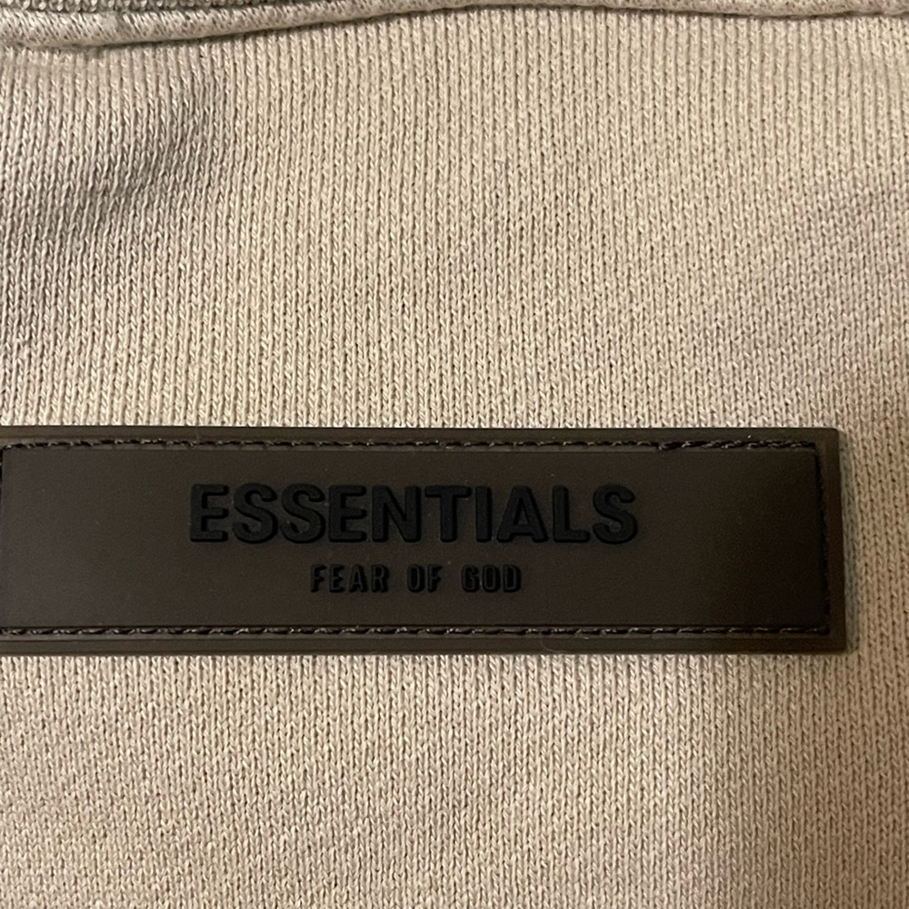 Essentials Kids Cream Sweatshirt with 1977 Design size 8 - Picture 5 of 6